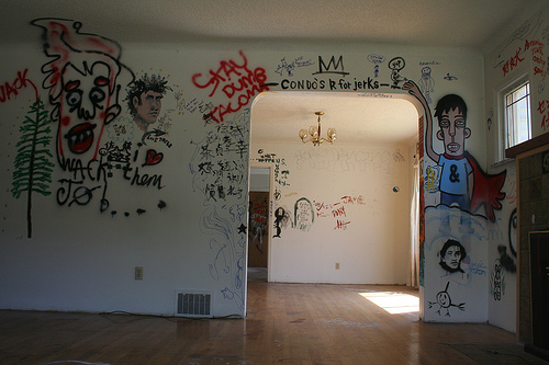 Like Graffiti In Your Living Room? (Photo: Zoomar)